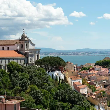 2-bed With A Charming Terrace At Intendente * Lissabon