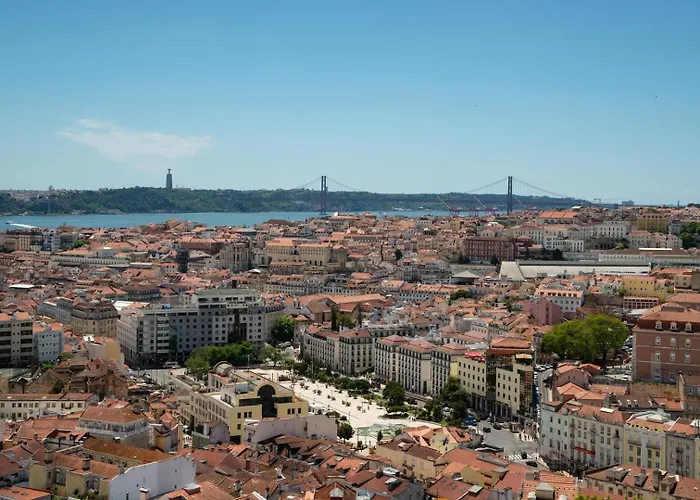 2-bed With A Charming Terrace At Intendente Lisbon