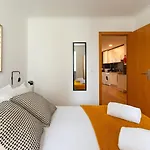 2-bed With A Charming Terrace At Intendente * リスボン