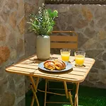 2-bed With A Charming Terrace At Intendente アパート リスボン