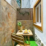 2-bed With A Charming Terrace At Intendente アパート リスボン