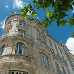 アパート 2-bed With A Charming Terrace At Intendente リスボン