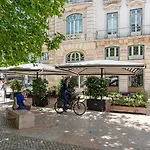 アパート 2-bed With A Charming Terrace At Intendente リスボン