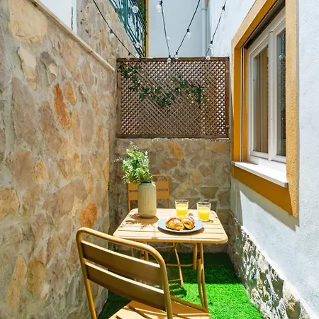 2-bed With A Charming Terrace At Intendente Апартаменти Лісабон