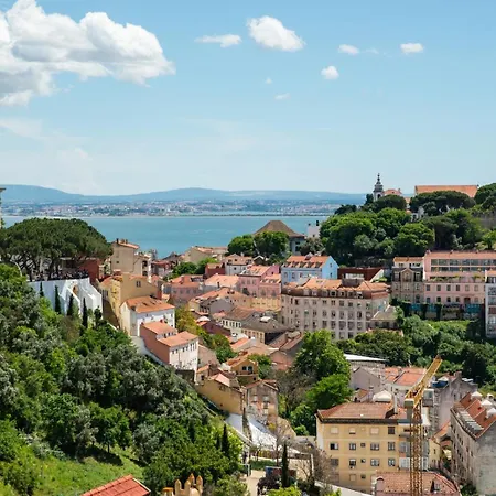 2-bed With A Charming Terrace At Intendente * Lisbona