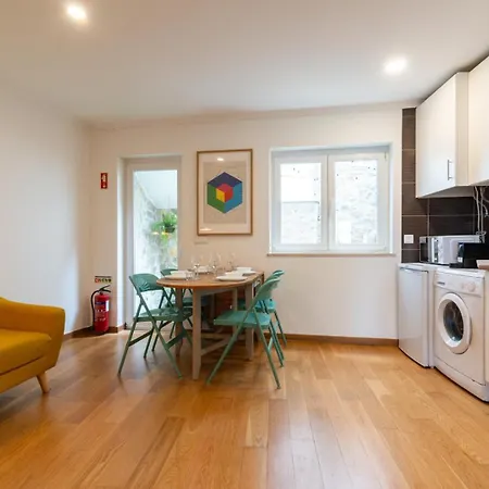 2-bed With A Charming Terrace At Intendente Апартаменты *