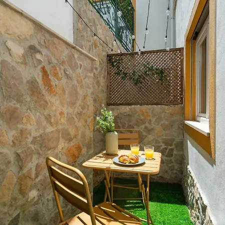 2-bed With A Charming Terrace At Intendente Apartment